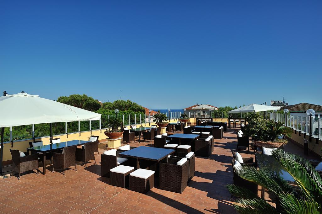 Raffy Family & Bike Hotel Diano Marina Extérieur photo
