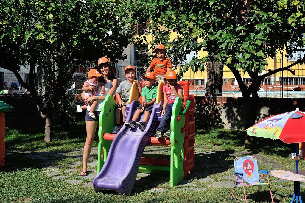 Raffy Family & Bike Hotel Diano Marina Extérieur photo